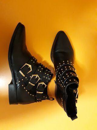 Botines Lefties de segunda mano por 9 EUR en Córdoba en WALLAPOP