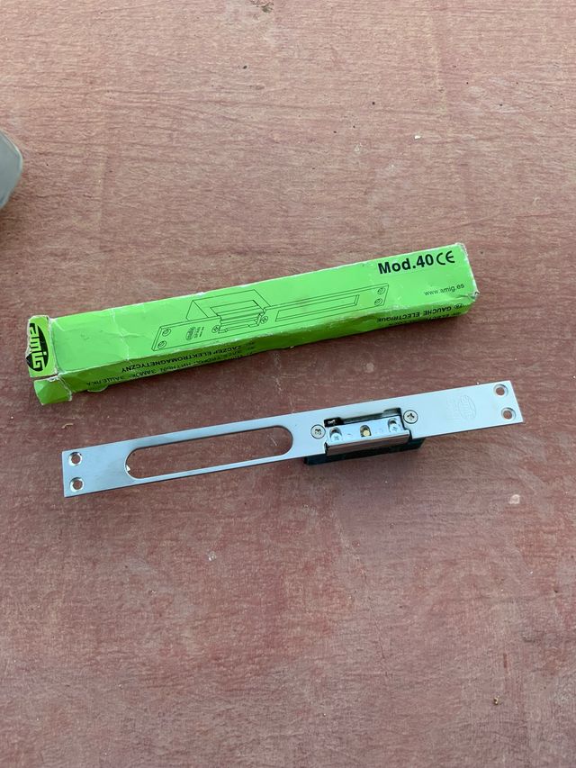 Cerradero eléctrica completa puerta MOD 40. Inox