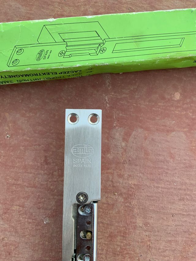 Cerradero eléctrica completa puerta MOD 40. Inox