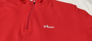 Camiseta termica de bici del decathlon de segunda mano por 5 EUR en Jaén en  WALLAPOP