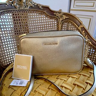 Bolso Dorado MICHAEL KORS de segunda mano por 110 EUR en Toledo en WALLAPOP