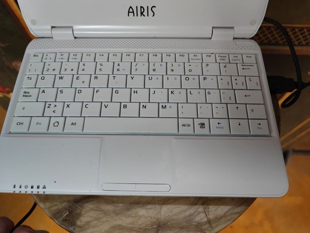 ordenador portátil airis Android