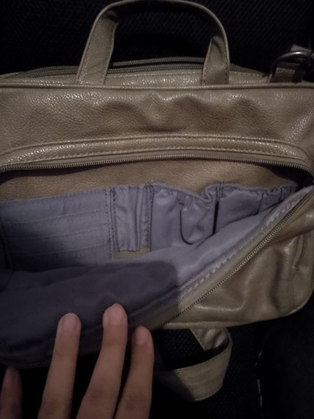 bolso con bandolera para llevarlo colgado