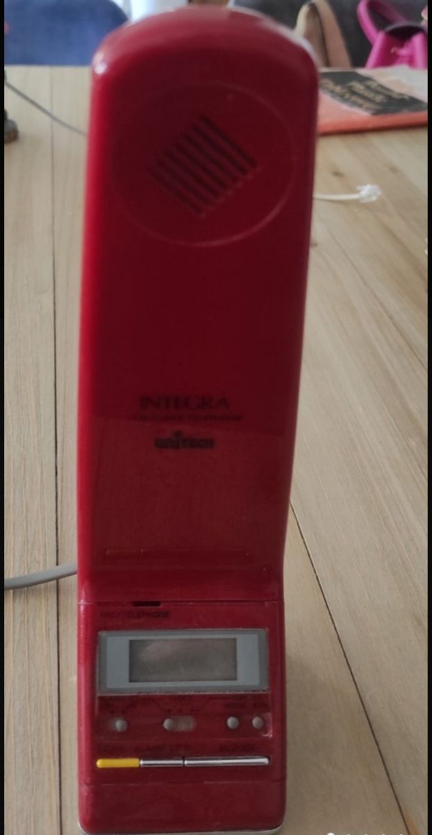 Teléfono vintage rojo