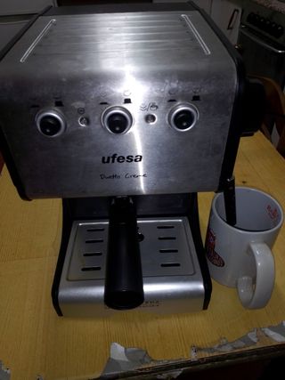Ocasión cafetera ufesa Duetto creme de segunda mano por 35 EUR en  Portugalete en WALLAPOP