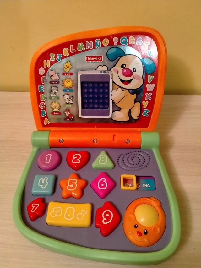 Piano y ordenador infantil