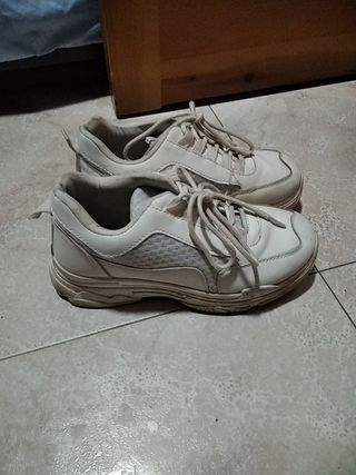 REBAJAS Zapatillas Plataforma número 36 de segunda mano por 5 EUR en  Yunquera de Henares en WALLAPOP