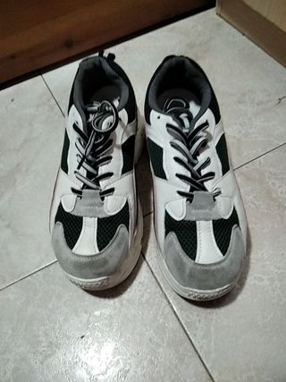 REBAJAS Zapatillas Plataforma número 36 de segunda mano por 5 EUR en  Yunquera de Henares en WALLAPOP