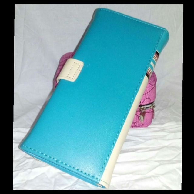 Estrenar Nueva.Cartera Celeste/Blanca dibujo Gatos