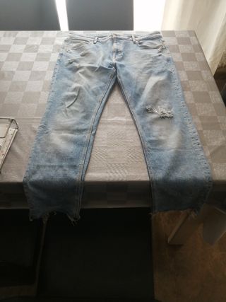 Pantalon vaquero hombre bershka de segunda mano en Alzira en WALLAPOP