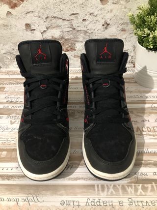 Bambas Nike Jordan 1 Flight 2 talla 41 de segunda mano por 75 EUR en  Igualada en WALLAPOP