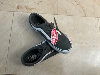 zapatos vans grises usadas