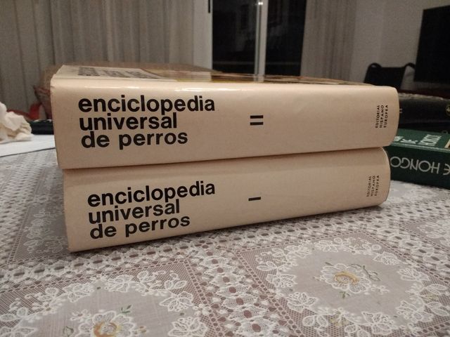 Enciclopedia Universal de Perros. 2 tomos.