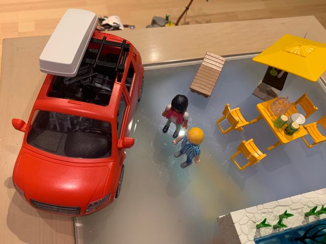 Piscina y coches playmobil