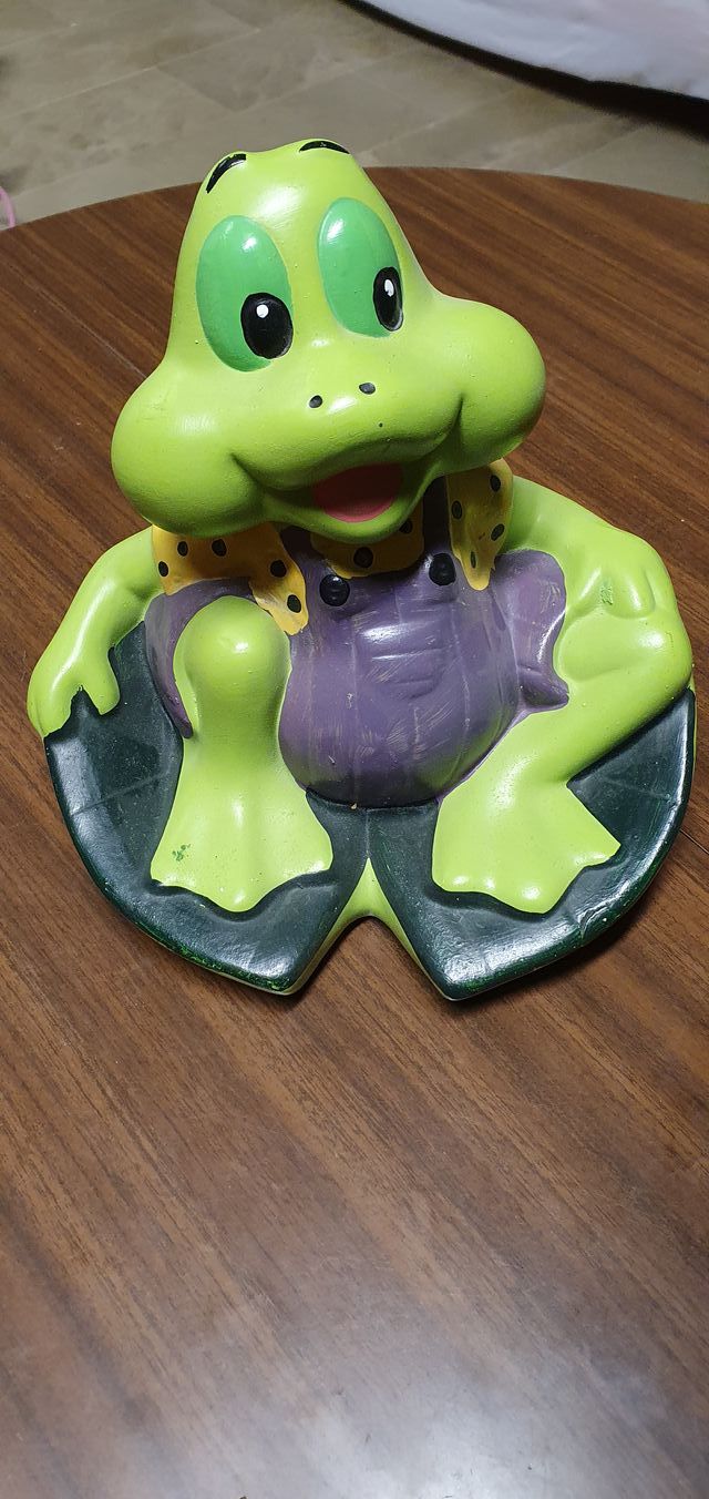 Hucha de escayola RANA