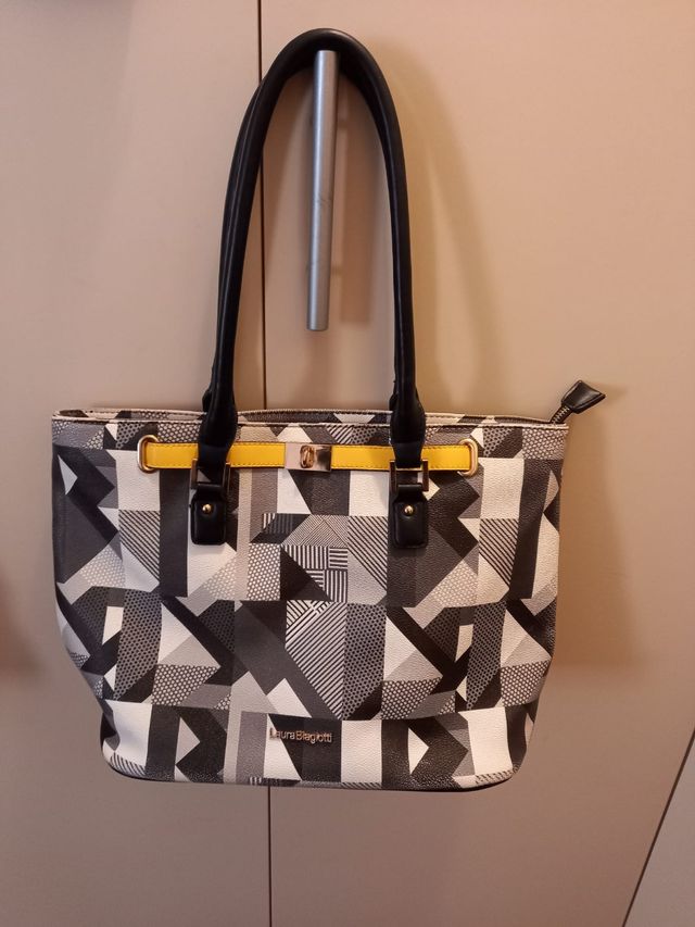 Shopper Laura Biagiotti