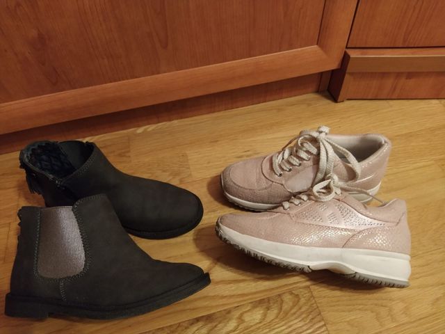 Lote( botín gris y deportiva rosa).