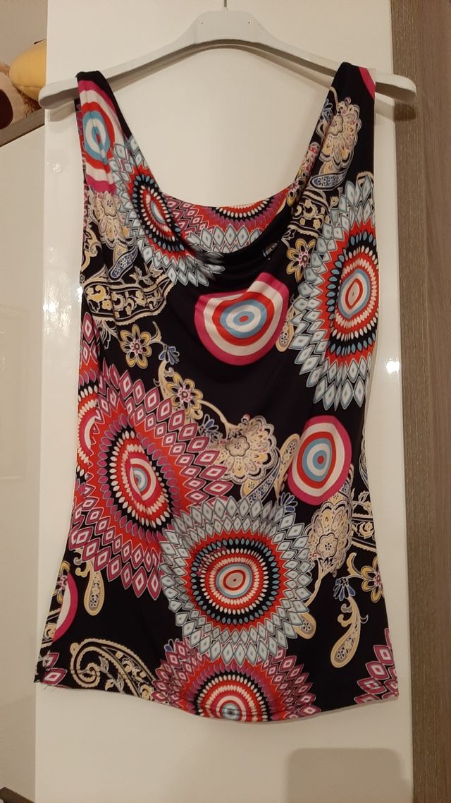 🔴 Top viscosa nero con fantasie