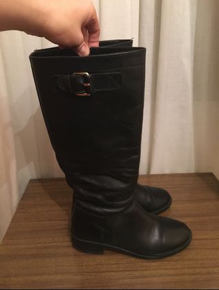 Massimo Dutti - Botas planas 37 de segunda mano por 45 EUR en Barcelona en  WALLAPOP