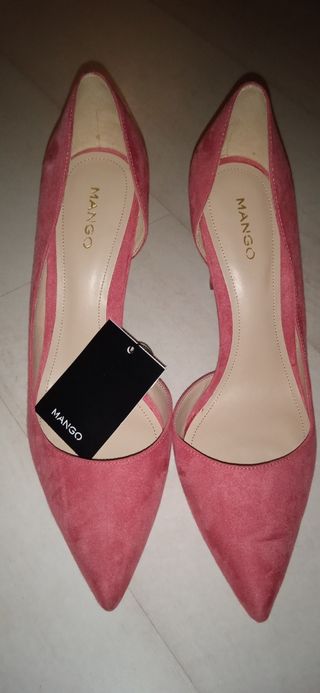 Zapatos de tacón rosa d Mango nuevos, sin estrenar de segunda mano por 18  EUR en Málaga en WALLAPOP