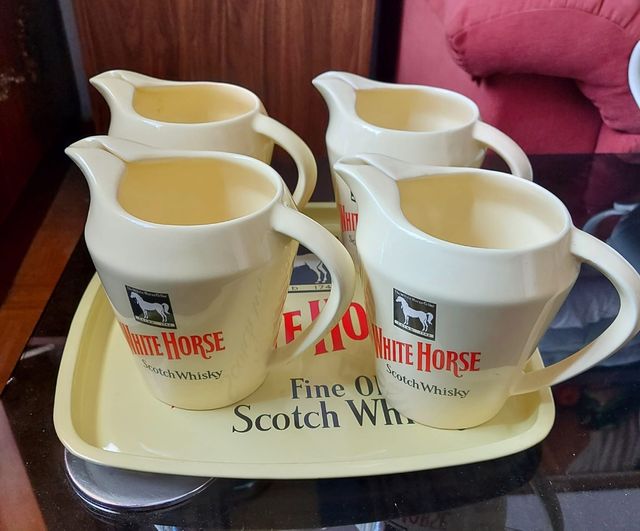 4 Jarras colección White Horse NUEVAS