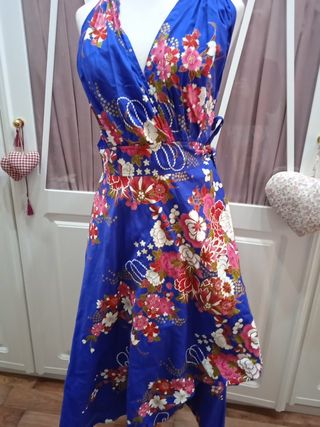 Vestido pareo flores de segunda mano por 19 EUR en Getafe en WALLAPOP