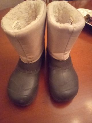 Botas nieve 34\\/35 de segunda mano por 10 EUR en Getxo en WALLAPOP
