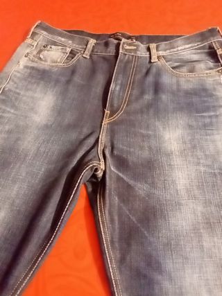 Pantalón vaquero de hombre pull anda bear de segunda mano por 3 EUR en  Andújar en WALLAPOP