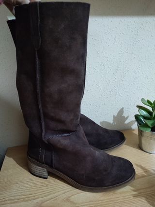 Botas altas de Pedro Miralles de segunda mano por 25 EUR en Mondragón en  WALLAPOP
