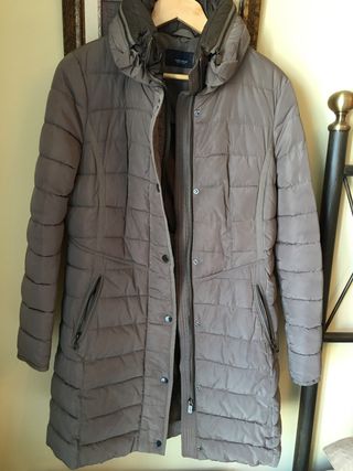 Plumífero marca Caramelo mujer - Talla 42 de segunda mano por 30 EUR en  Lugo en WALLAPOP