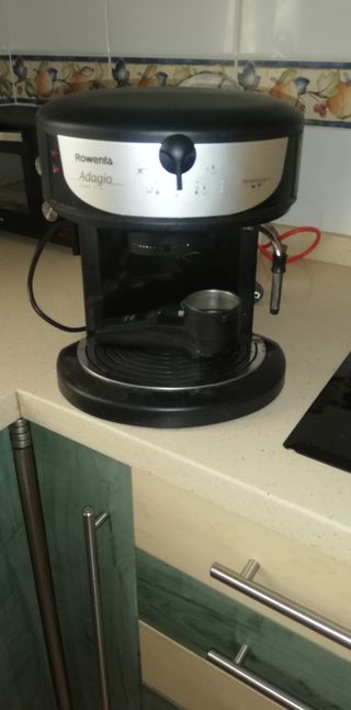 Cafetera rowenta de segunda mano por 15 EUR en Roquetas de Mar en WALLAPOP