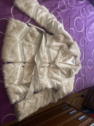 Abrigo pelo Fórmula Joven Mujer T.42 de segunda mano por 20 EUR en Leganés  en WALLAPOP