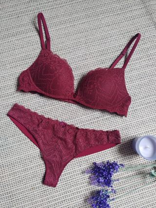Conjunto interior burdeos de Intimissimi de segunda mano por 20 EUR en Foz  en WALLAPOP