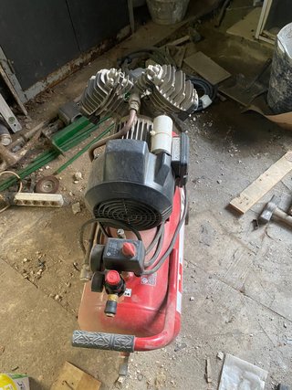 Compresor de la marca Wurth de segunda mano por 250 EUR en Leganés en  WALLAPOP