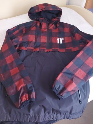 Eleven degree original. sudadera tipo chubasquero. de segunda mano por 25  EUR en Madrid en WALLAPOP