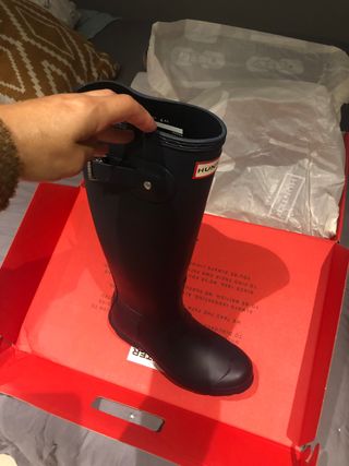 Botas Agua Hunter Azul marino . SIN ESTRENAR. 36 de segunda mano por 85 EUR  en Barcelona en WALLAPOP