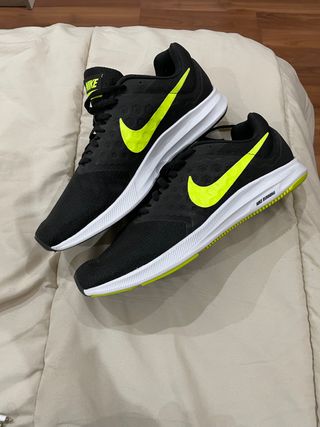 Zapatillas Nike hombre de segunda mano por 40 EUR en Playa Puebla de  Farnals en WALLAPOP