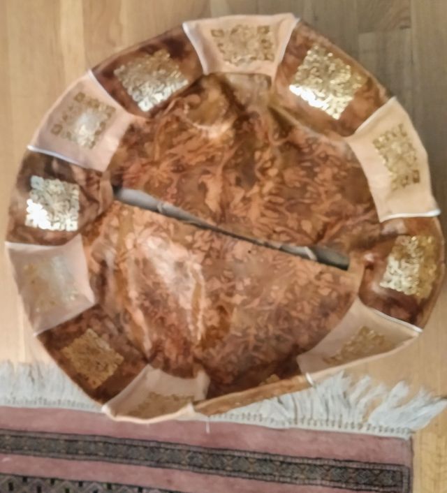 Puff egipcio de cuero