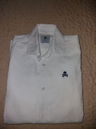 Camisa Scalpers tipo Oxford blanca niño talla 12. de segunda mano por 20  EUR en Sevilla en WALLAPOP