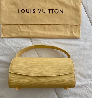 Bolso vintage Louis Vuitton mod. Nocturne. de segunda mano por 950 EUR en  Terrassa en WALLAPOP