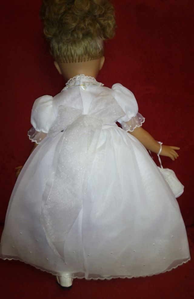 Muñeca Elia (miel de abeja) de Mariquita Perez