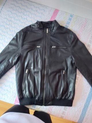 Cazadora de cuero Dustin de segunda mano por 65 EUR en San Fernando de  Henares en WALLAPOP