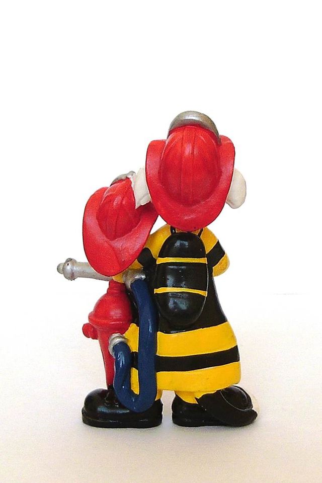 Figura de Silvestre y Piolín bomberos