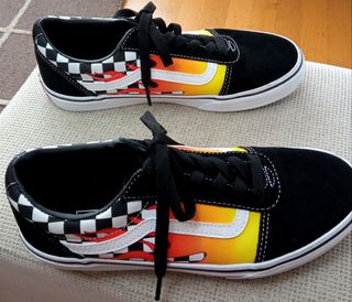 ZAPATILLAS VANS FLAME OLD SKOOL.REBAJAS 48 !!! de segunda mano por 35 EUR  en Zaragoza en WALLAPOP