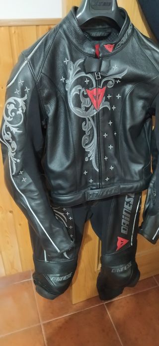 Mono de moto Dainese mujer de segunda mano en WALLAPOP