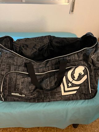 Ecko unlimited maleta grande con ruedas de segunda mano por 30 EUR en  Valencia en WALLAPOP