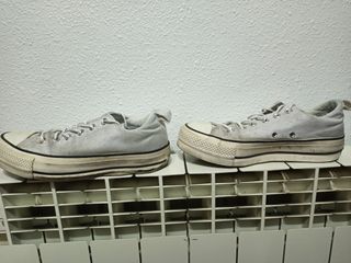 Converse blancas brillantes plataforma de segunda mano por 15 EUR en  Valencia en WALLAPOP