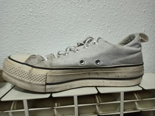Converse blancas brillantes plataforma de segunda mano por 15 EUR en  Valencia en WALLAPOP