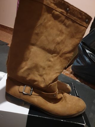 Botas cowboy marrones tachuelas de segunda mano por 15 EUR en Málaga en  WALLAPOP