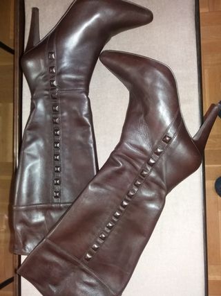 Botas altas Dansi de segunda mano por 10 EUR en Almería en WALLAPOP